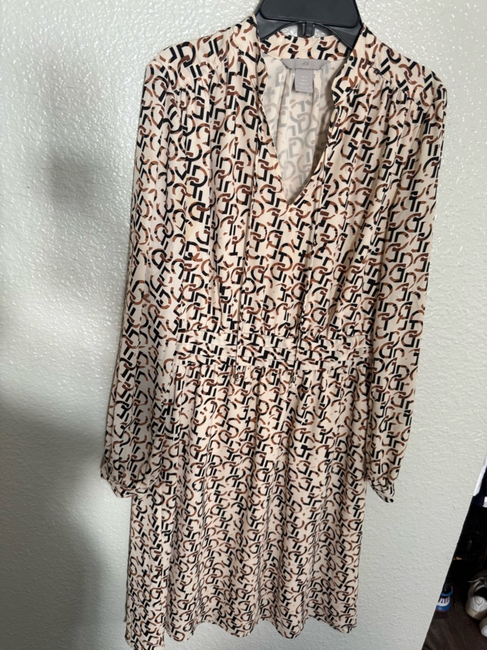 H&M Cream Long Sleeve Dress with Black and Brown Geometric Print